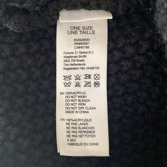 Bundle of 4 Winter Hats - Picture 4 of 12